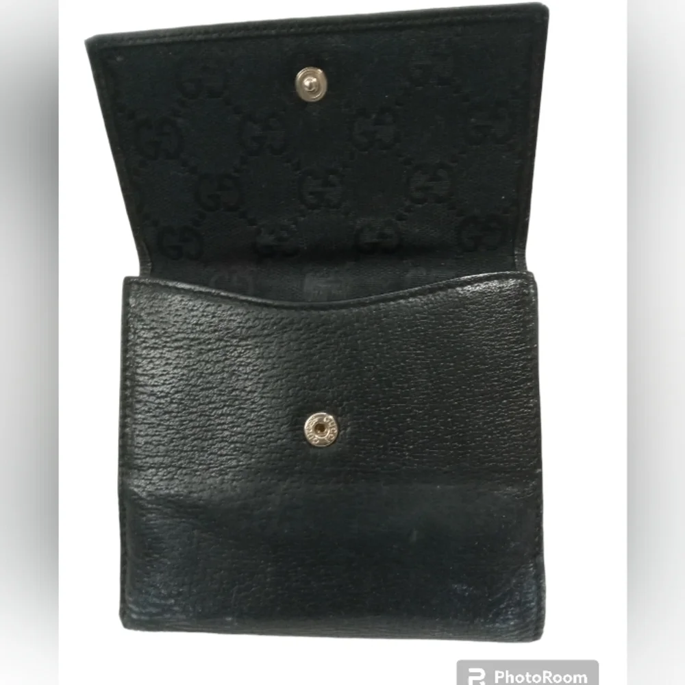 Gucci Women's Pebbled Leather Black Fold-over Wallet Gold D-Ring Detail - Picture 2 of 13